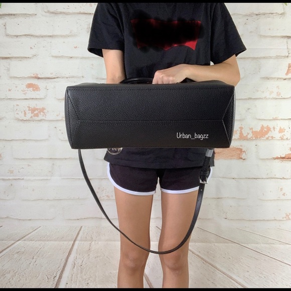 Michael Kors Kimberly Large Satchel - Picture 6 of 8